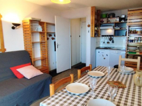 Appart 2 pièces au pied des pistes, 1 chambre, 141 m², ascenseur, casier ski - FR-1-771-34